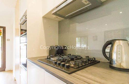 Saxmundham Cabin | Luxury lodge for hire in Carlton Meres in Suffolk ref 60027M