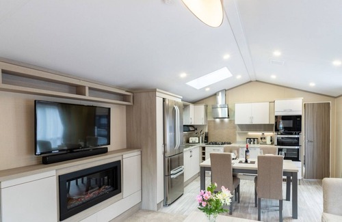Troutbeck Bridge Cabin | Luxury Lodge on White Cross Bay, lake Windermere
