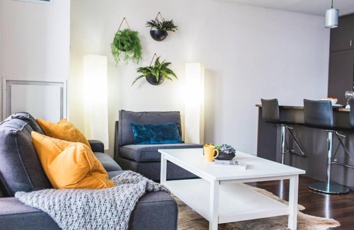 Waterloo Apartment | Luxury Loft in Uptown Waterloo