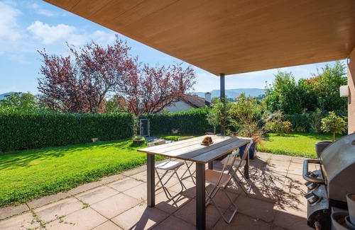Horgen District Apartment | Luxury loft on Lake Zurich with garden & lake view