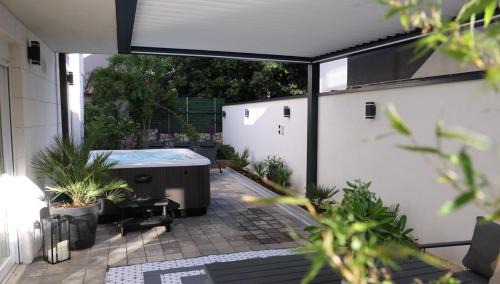 Mandre House | LUXURY MANDRE HOUSE Apartment II with Jacuzzi