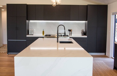 Sandy House | Luxury Mansion (5300sqft), 17 mins to Ski Resorts