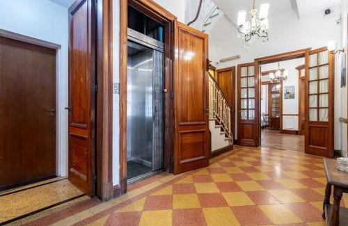 Recoleta Villa | Luxury mansion in Recoleta - Jacuzzi - Sauna - 40 people