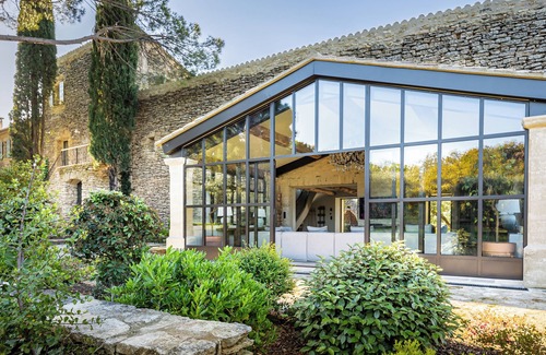 Gordes House | Luxury Mas in Gordes with pool & view Charming comfort and privacy
