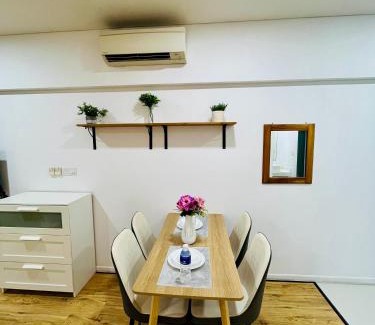 Medan Tuanku Apartment | Luxury Mercu Summer Suites KLCC By JT