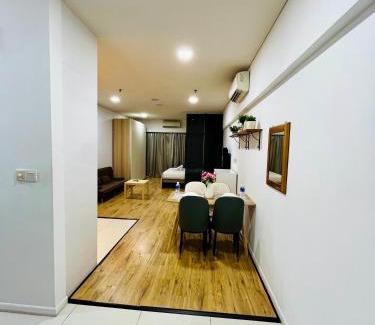 Medan Tuanku Apartment | Luxury Mercu Summer Suites KLCC By JT