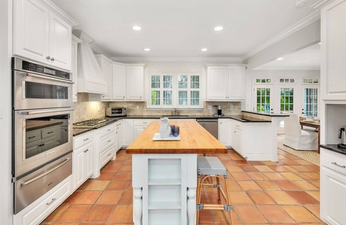 Saint Simons Island House | Luxury, Mid Island Family Home, Private Pool, Close to Sea Island