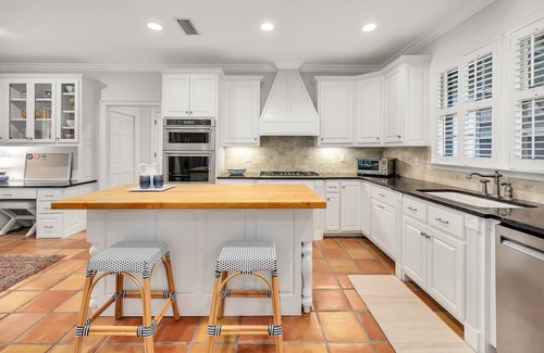 Saint Simons Island House | Luxury, Mid Island Family Home, Private Pool, Close to Sea Island