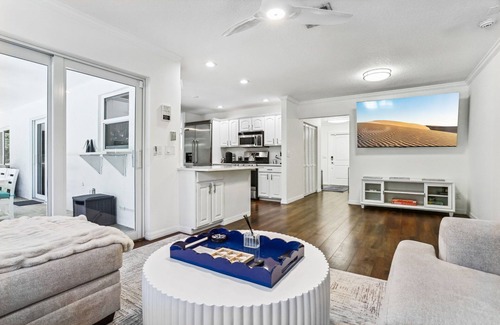 Palm Beach Gardens House | Luxury Modern Palm Beach Gardens Home with Heated Pool-Near Beach & Restaurants