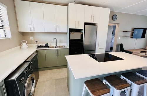 Langebaan Apartment | Luxury Modern Apartment - 5 min from the beach and the Mykonos Casino and resort