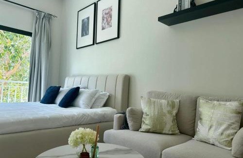 Discovery Gardens Apartment | Luxury Modern Studio I Discovery Gardens