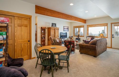 Fraser House | Luxury Mountain Home I Hot Tub I Amazing Views I Best Price I FREE Adventures Daily