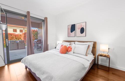 Spadici Apartment | Luxury NEW apartment with private garden near the beach!