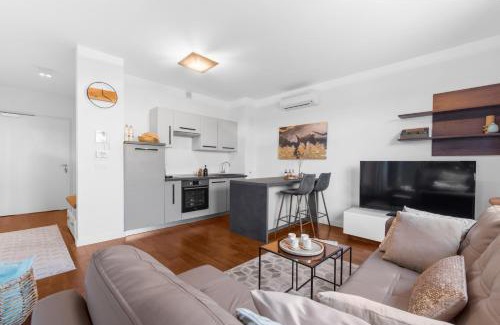 Spadici Apartment | Luxury NEW apartment with private garden near the beach!