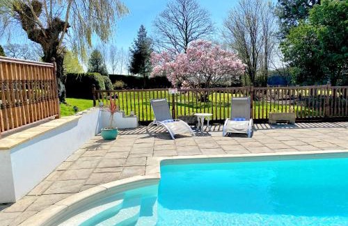 New Forest District Villa | Luxury New Forest Holiday Home with Pool and Hot tub