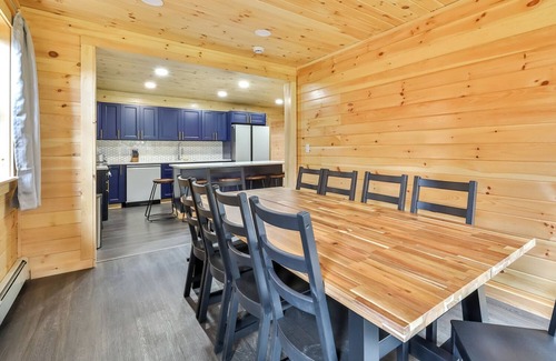 Hunter House | Luxury New Log Home Pool Sauna Hot Tub Game Room