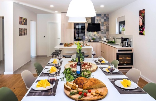 Borak Villa | Luxury new villa with sea view and indoor heated pool,2.5 km from sea and Omis