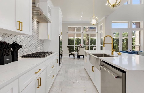 Oak Lawn House | Luxury Oak Lawn Oasis, Game Room, Parking, Balcony. The Best Area of Dallas