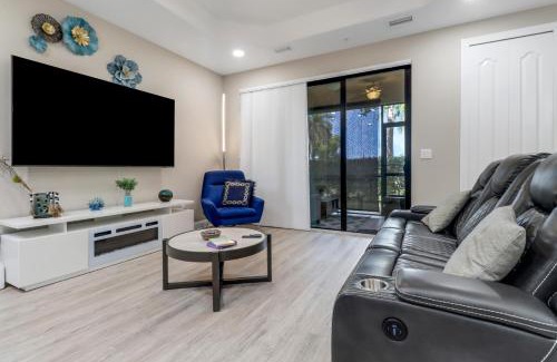 Pelican Apartment | Luxury Oasis - Fresh impovements, Pool & Patio