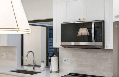 Nokomis House | Luxury Oasis Home 3BR 2Bath with Heated Pool