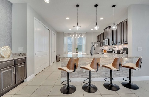 West Kissimmee House | Luxury Oasis: Sleeps 16 Perfect for Large Groups