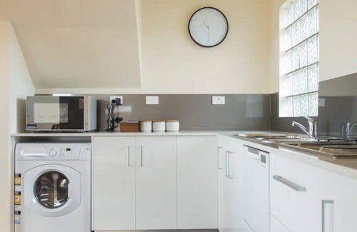 Bicheno Apartment | Luxury Oceanfront Escape - The Lookout at Cod Rock Point