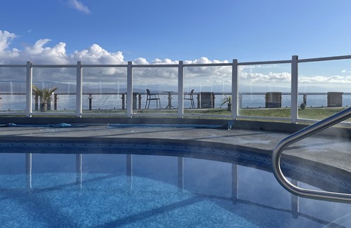 Regional District of Nanaimo House | Luxury ocean front home with a heated pool and hot tub