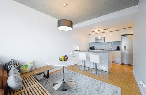 Gastown Apartment | Luxury Ocean-View *Downtown* Vancouver