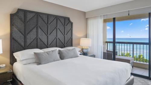 Waikiki House | Luxury Oceanfront High Floor at Waikiki Beach Tower