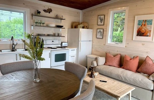 Summerville Centre House | Luxury Oceanfront Retreats 2 private hot tubs and saunas