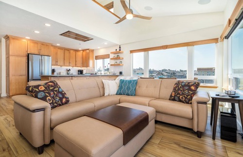 Eddyville Condo | Luxury Oceanfront Retreat – Elegance & Panoramic Views on the Oregon Coast