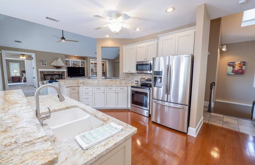 Seneca House | Luxury on Lake Keowee w/Dock