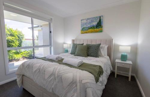 Dubbo House | Luxury on Lesmurdie - Close to Zoo & Golf Club