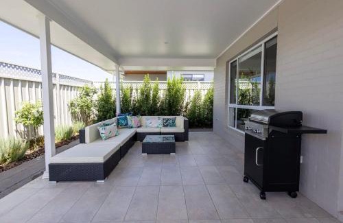 Dubbo House | Luxury on Lesmurdie - Close to Zoo & Golf Club