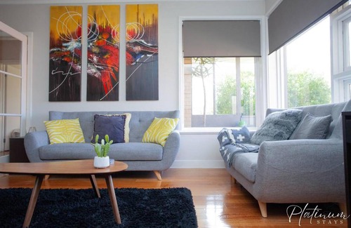 Lake Wendouree Apartment | Luxury On Webster Upscale 2br Close To Hospital