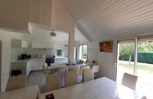 Vannes House | Luxury Peaceful 16 Persons Large House Big Garden Near Beach