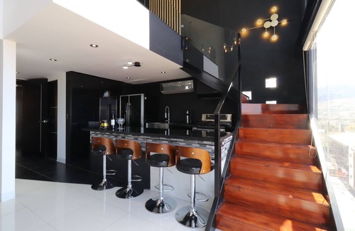 Santa Ana Apartment | Luxury Penthouse with amazing view (Pet-Friendly!)