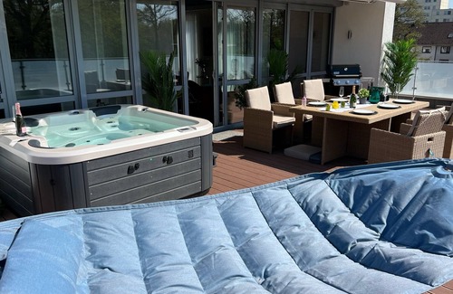 Region Hannover District Apartment | Luxury penthouse 180m2 with elevator and whirlpool