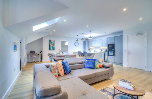 Wythenshawe Apartment | Luxury Penthouse Flat Manchester
