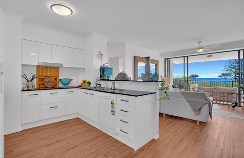 Alexandra Headland Apartment | Luxury Personified on Alex Beach Views 2 Bed