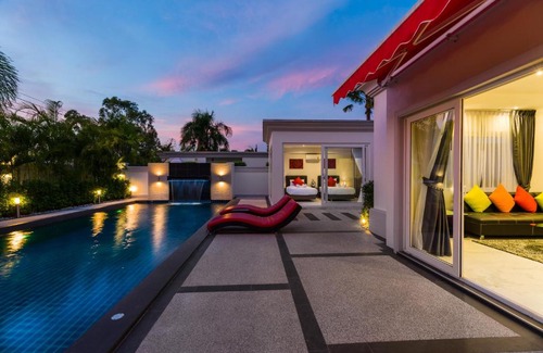 Nong Prue Villa | Luxury Pool Villa 54 4BR 8-10 persons