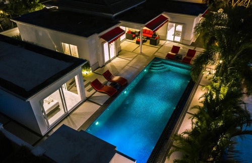Nong Prue Villa | Luxury Pool Villa 54 4BR 8-10 persons