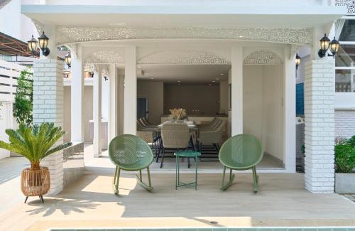 Chang Khlan Villa | Luxury Pool Villa in the Heart of the Chiang Mai