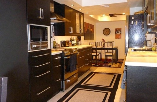 Paradise Valley Village Condo | Luxury Poolside Condo Elegantly Furnished a Home away from home