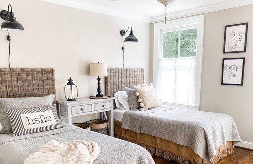 Thompson's Station House | Luxury Private 18 Acre Farmhouse Near Franklin