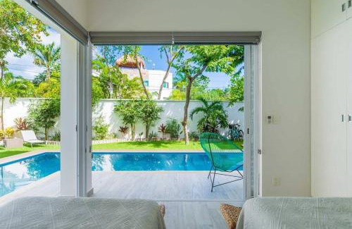 La Veleta Villa | Luxury Private 3BED Villa, Garden, Pool,Security