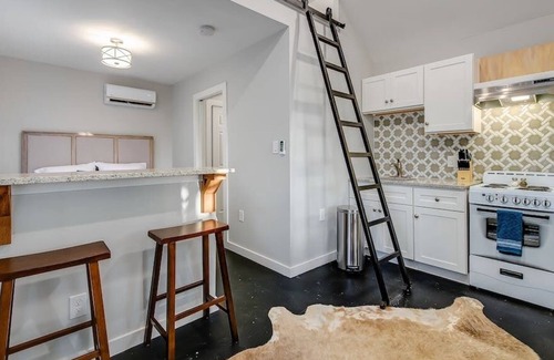 Marble Falls Cabin | Luxury Private Bungalow in Downtown Marble Falls- Walk to Shopping/Restaurants