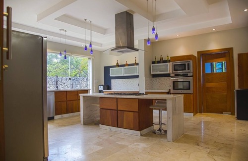 Los Mangos Villa | Luxury Private Villa, beach at walking distance. Cook/maid & butler