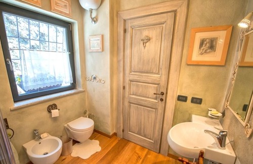 Calvi di Umbria Villa | Luxury property with infinity pool and stunning views -10 ospiti