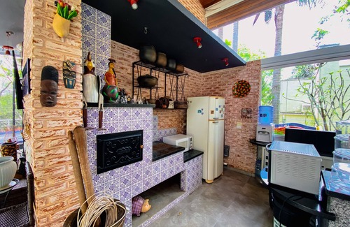 Carapicuiba House | Luxury Property with Jacuzzi for 12 People!